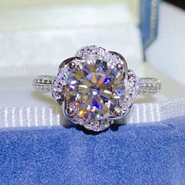 Classic Floral Pattern Round Cut Moissanite Ring