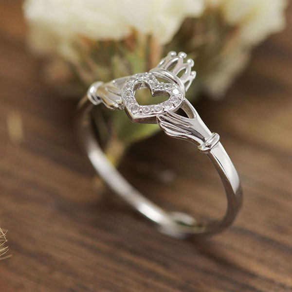 Classic 925 Sterling Silver Claddagh Ring