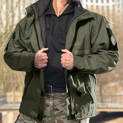 Water Resistant Men's Coat With Lots Of Pockets