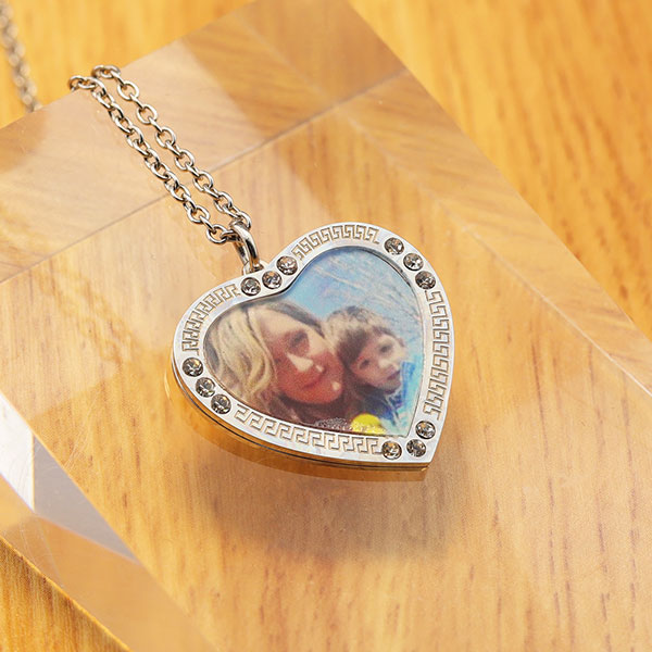 Personalized Photo Heart Shape Pendant Necklace For Couples And Family Members