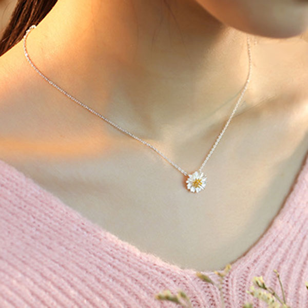 Little Daisy Shape 925 Sterling Silver Gold Plated Pendant Necklace